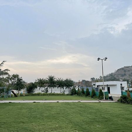 Fulgulab Lawns And Home Stay Junnar Buitenkant foto