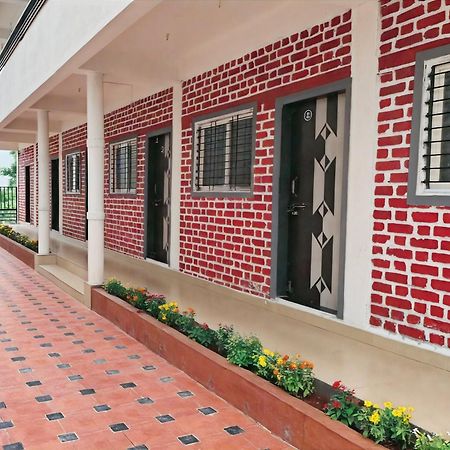 Fulgulab Lawns And Home Stay Junnar Buitenkant foto