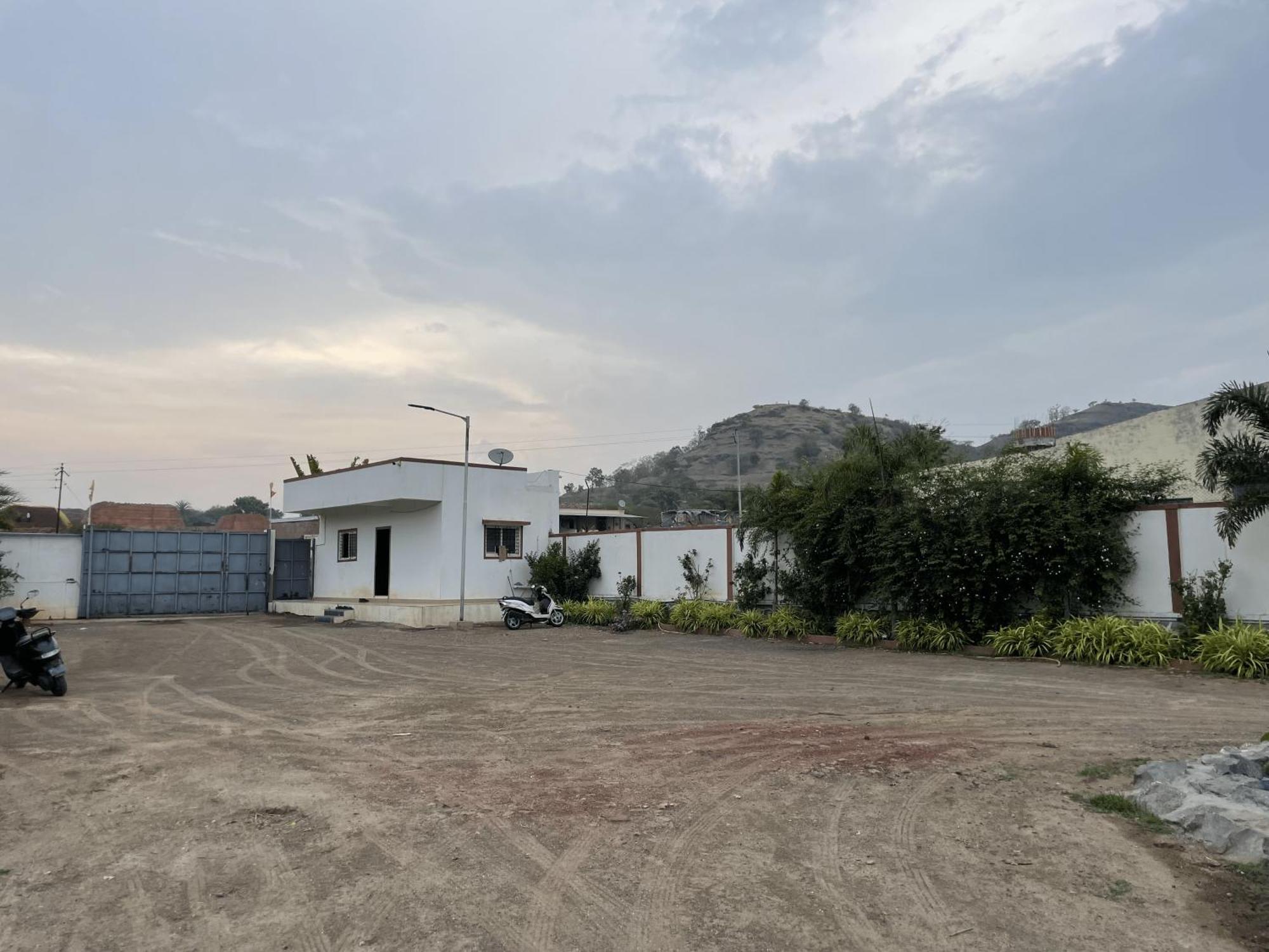 Fulgulab Lawns And Home Stay Junnar Buitenkant foto